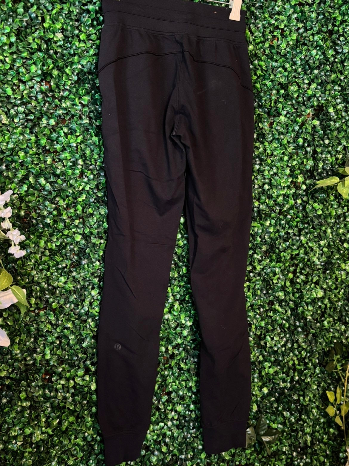 Pre-Loved Lululemon Drawstring Joggers - Black (Size 0)